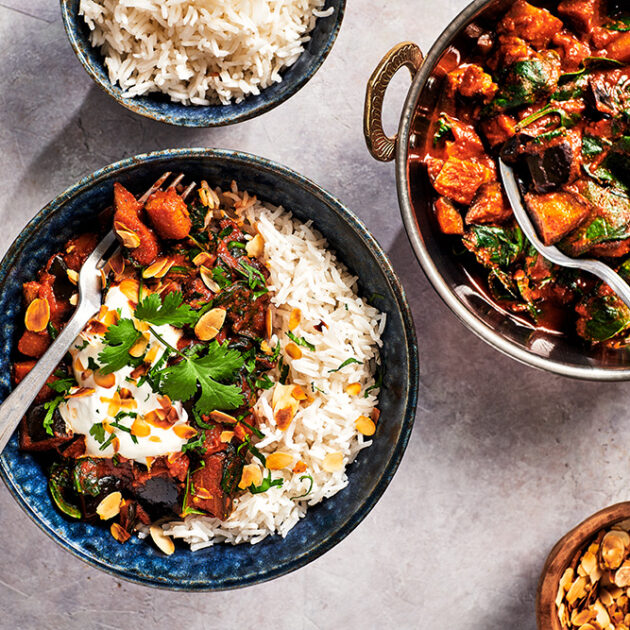 Curry d'aubergines Indien aux Épinards et Riz Basmati