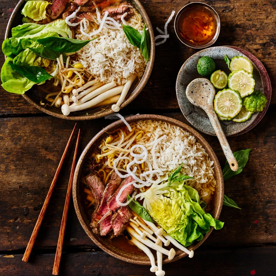 Pho met gebarbecued lam